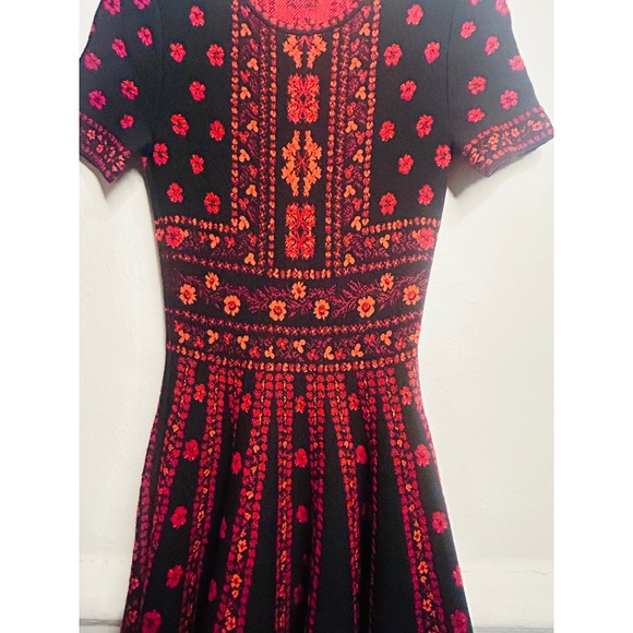 Alexander McQueen $2445 Flower Jacquard Knit Silk Dress in Red Black Size Small - Picture 13 of 15